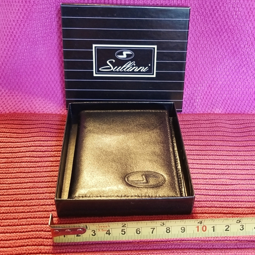 NWT Sullinni Black Leather Wallet